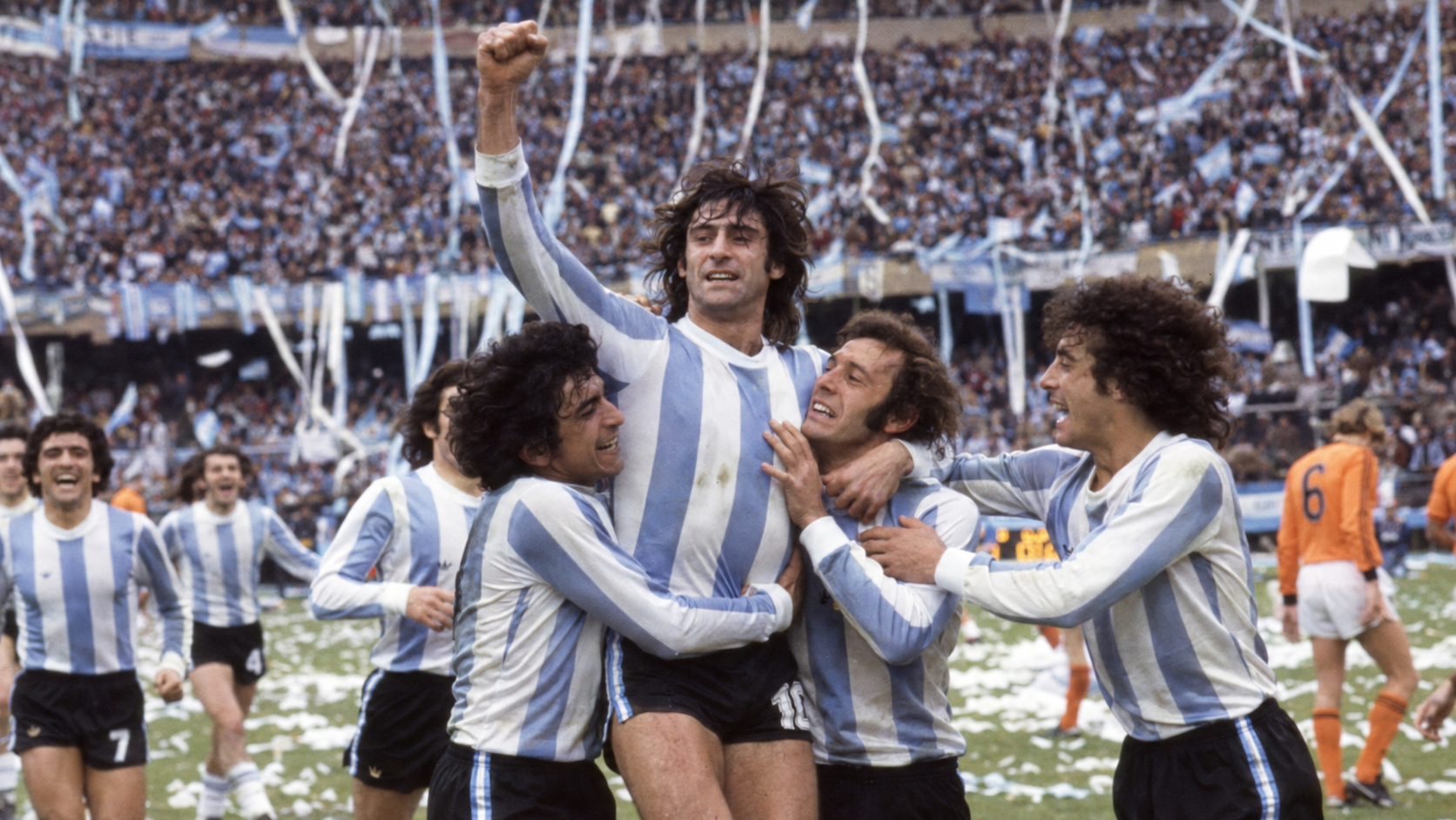 Photorealistic historical reconstruction of Argentina footballers celebrating their 1978 World Cup victory at the Monumental in Buenos Aires.