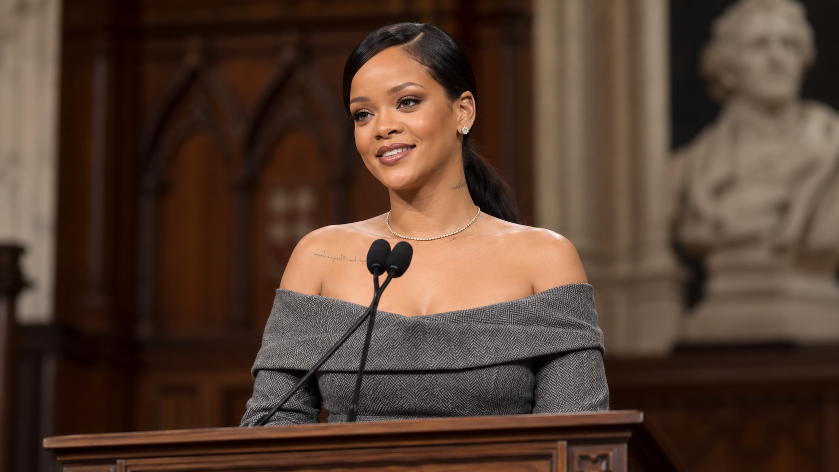 Rihanna, 2017